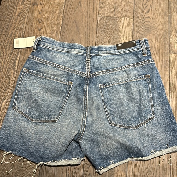 J Brand Joan Short, size 30 high rise - Picture 2 of 5